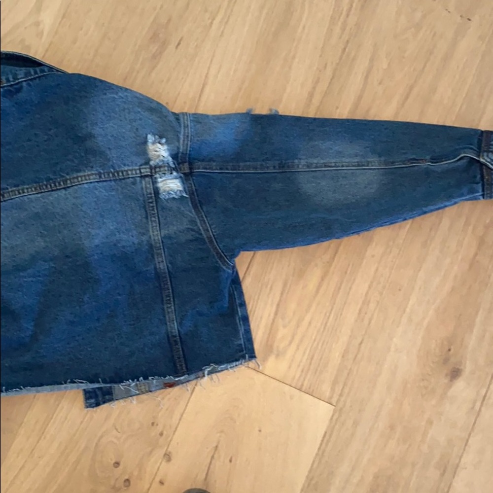 Cropped Denim Jacket - Picture 4 of 5